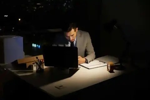 谁会头疼？吉利银河星舰7即将上市，预售价10万出头