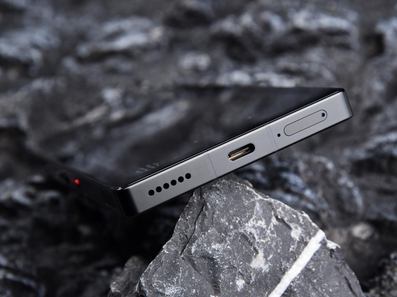 红魔10 PRO+全面评测：送给热爱游戏玩家的一份礼物