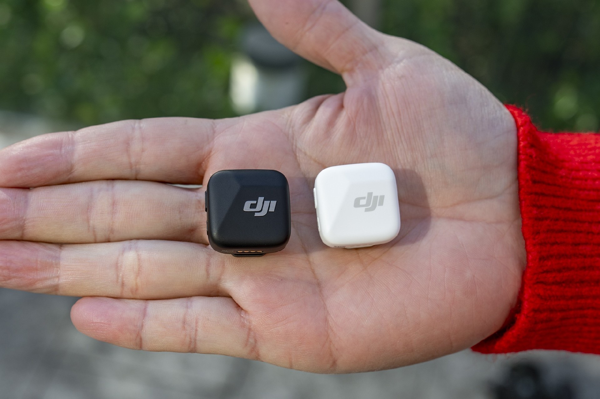 DJI Mic Mini评测：千元内迷你无线麦克风 收音降噪出色 无感佩戴