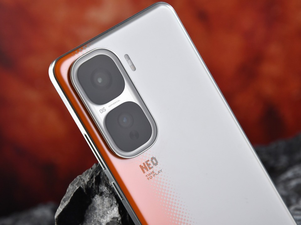 iQOO Neo10 Pro评测 满血双芯打造性能战神