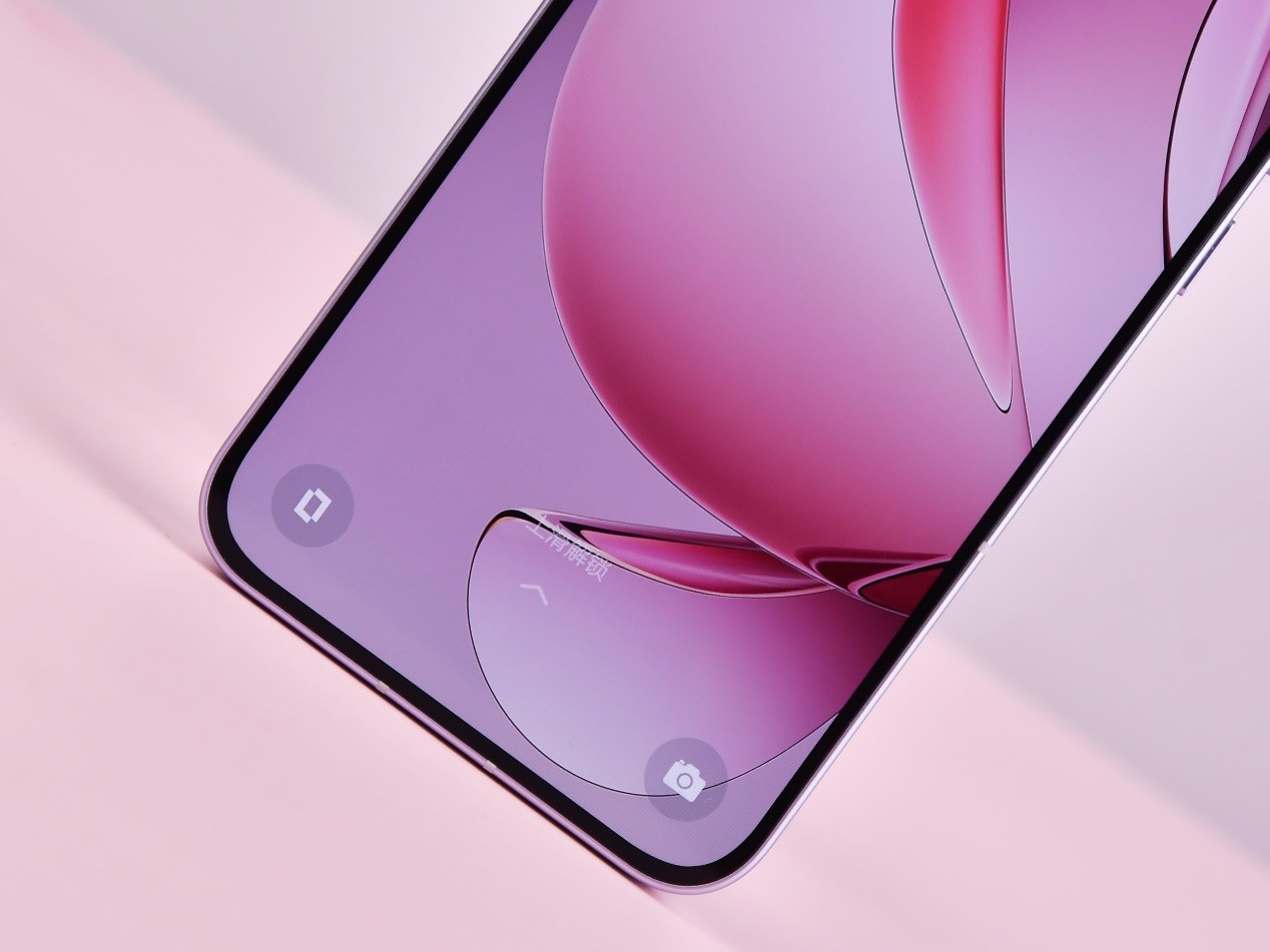 更适合年轻人的超美小直屏 OPPO Reno13全面评测