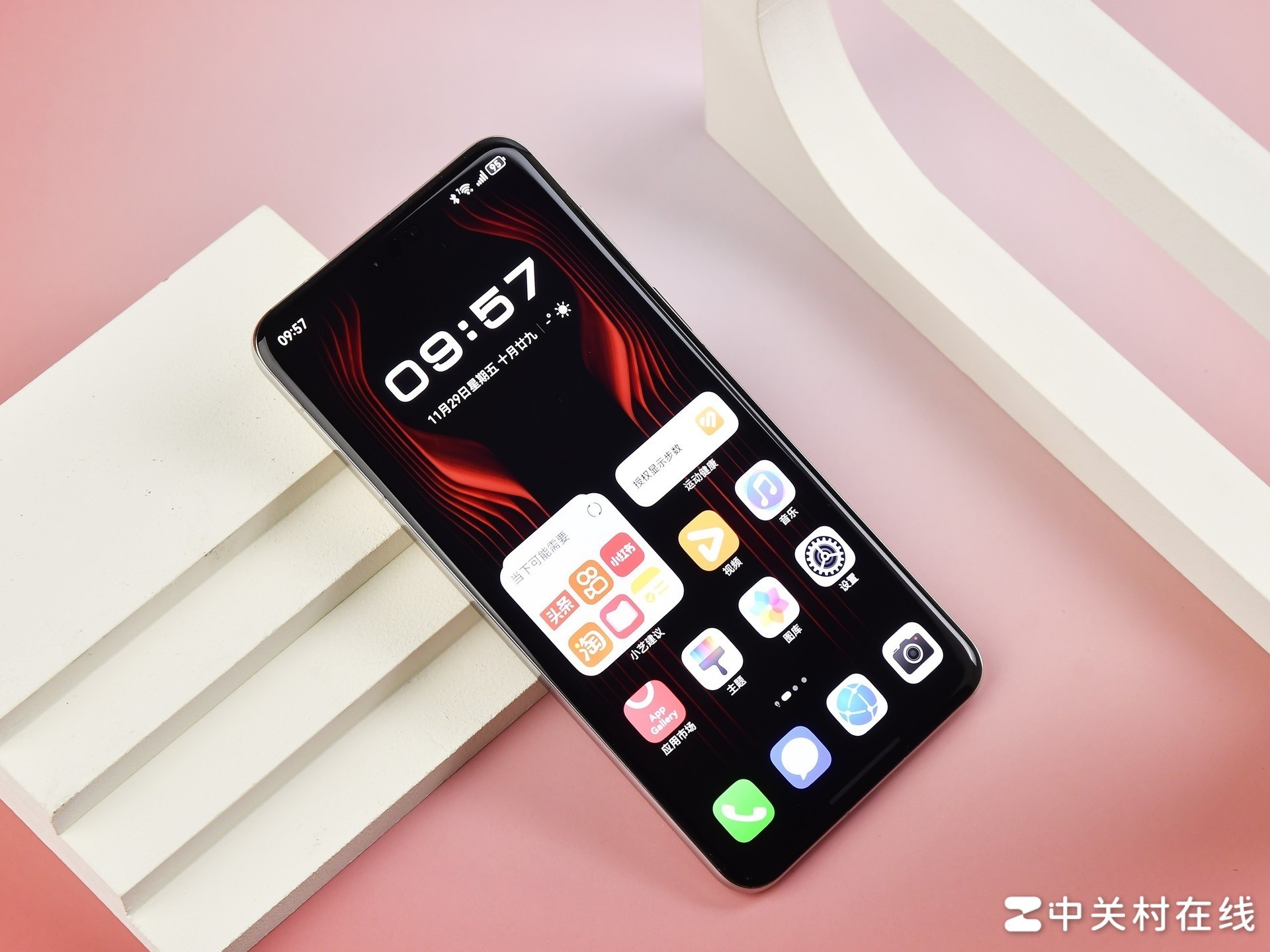 双层OLED华为临境显示 华为Mate 70 RS 非凡大师上手体验