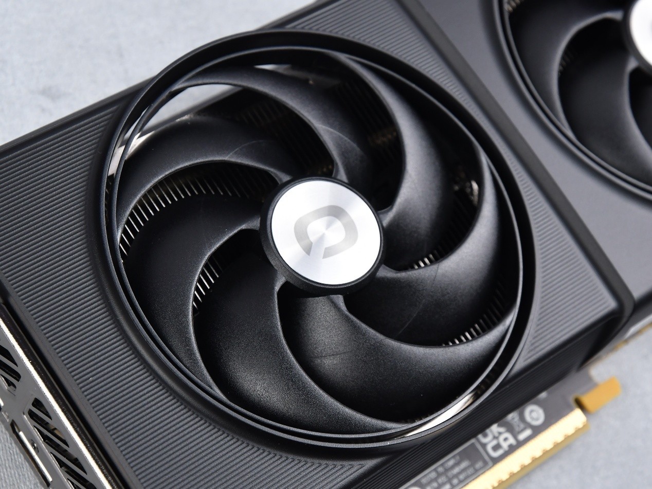 RTX4060杀手 2000元档神卡 ONIX Odyssey 征途 B580显卡评测
