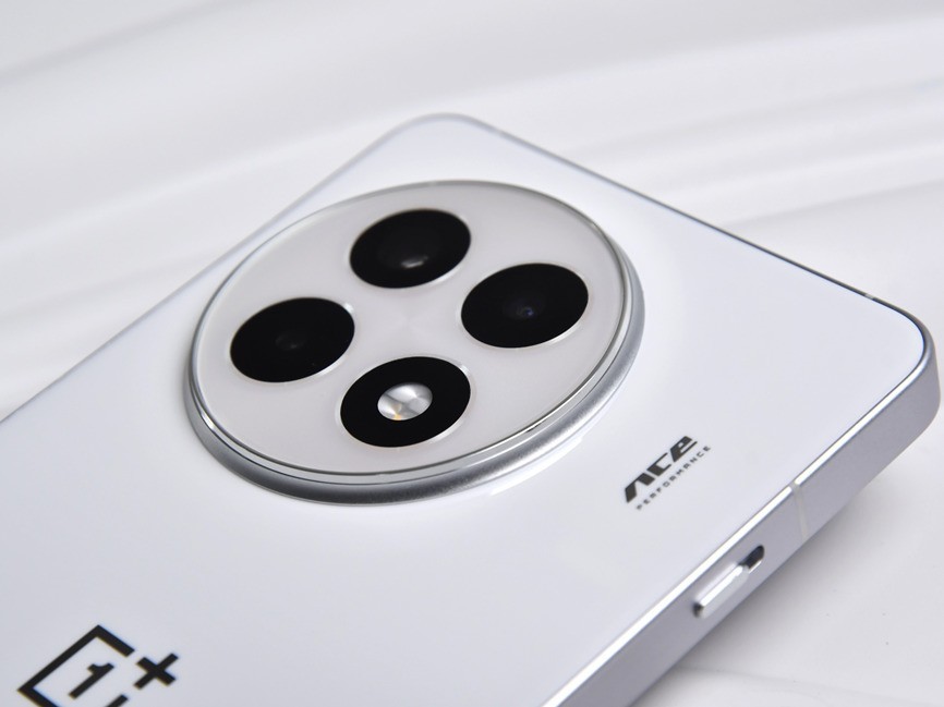 一加 Ace 5 Pro全面评测：性能王牌快人一代