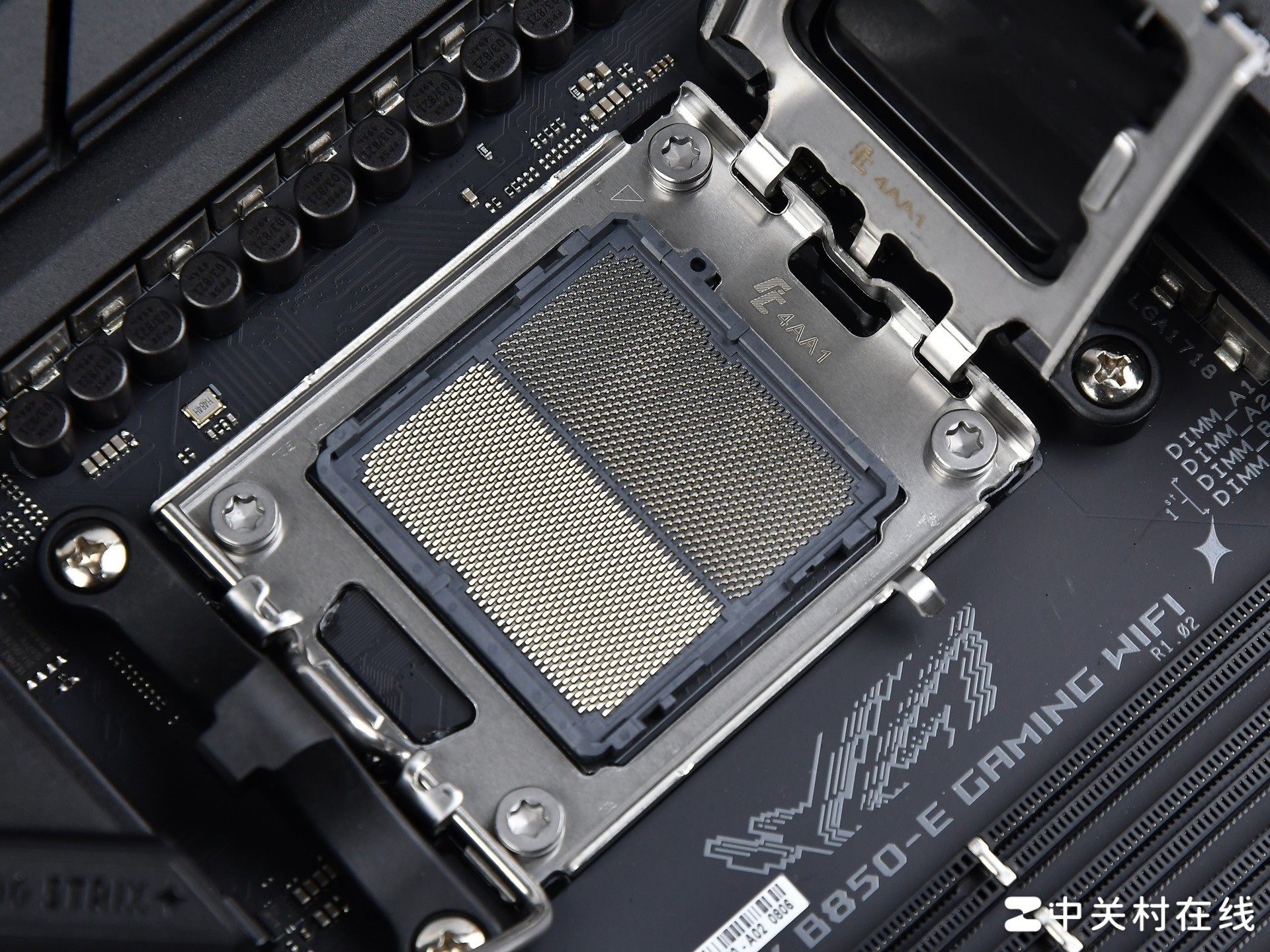 华硕B850主板首测 AI超频让9800X3D继续伟大