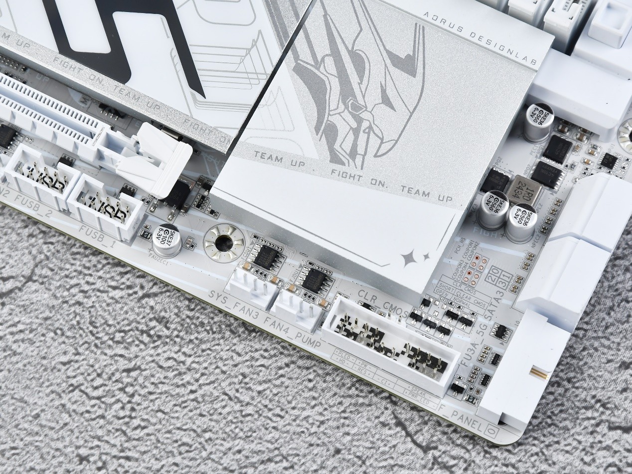 技嘉B850M AORUS ELITE WIFI6E ICE主板评测：16相供电+D5黑科技