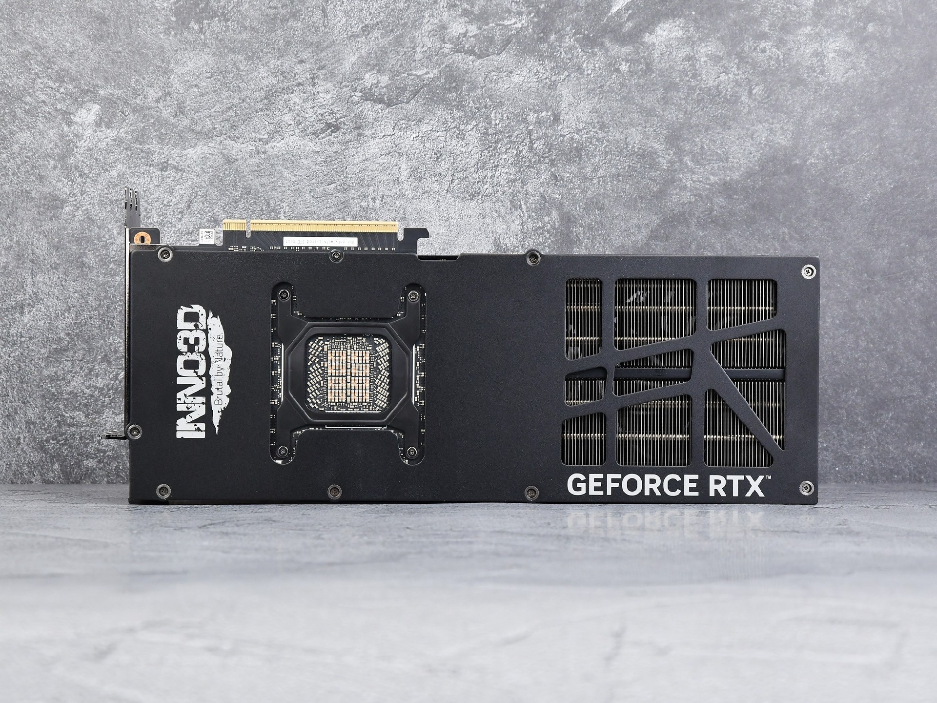 映众GeForce RTX 5090 D 曜夜 X3评测：16499元抢到就是赚！