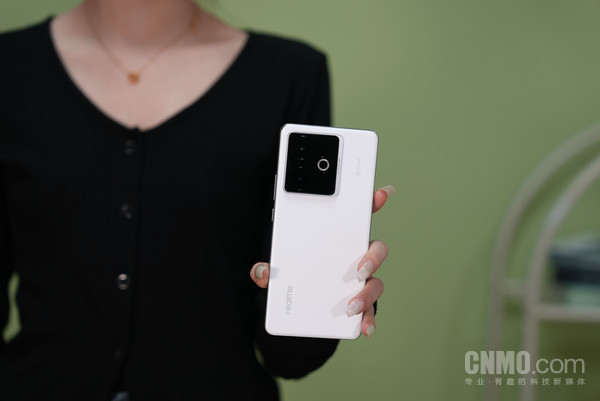 真我GT7评测：拒绝性能、续航焦虑 打造极致体验双冠王