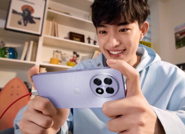 疑似一加Ace 6系列曝光：7800mAh超大电池 年底问世？