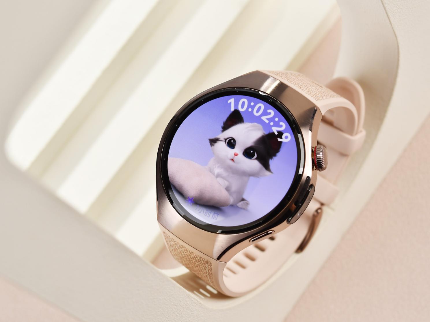 华为WATCH 5评测：首款鸿蒙AI+麒麟+5G智能手表 2025必入之选