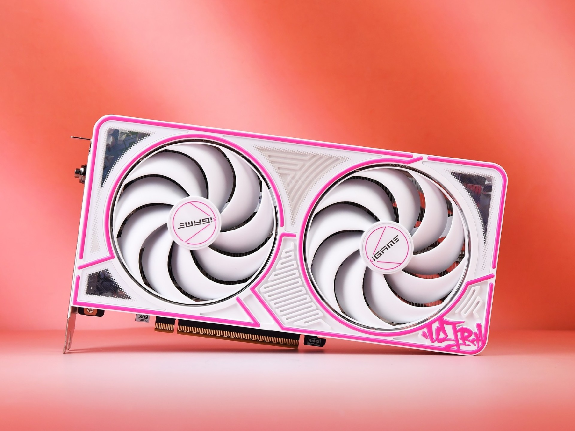 iGame GeForce RTX 5050 Ultra W DUO显卡评测 迭代优选 4060“接班人”