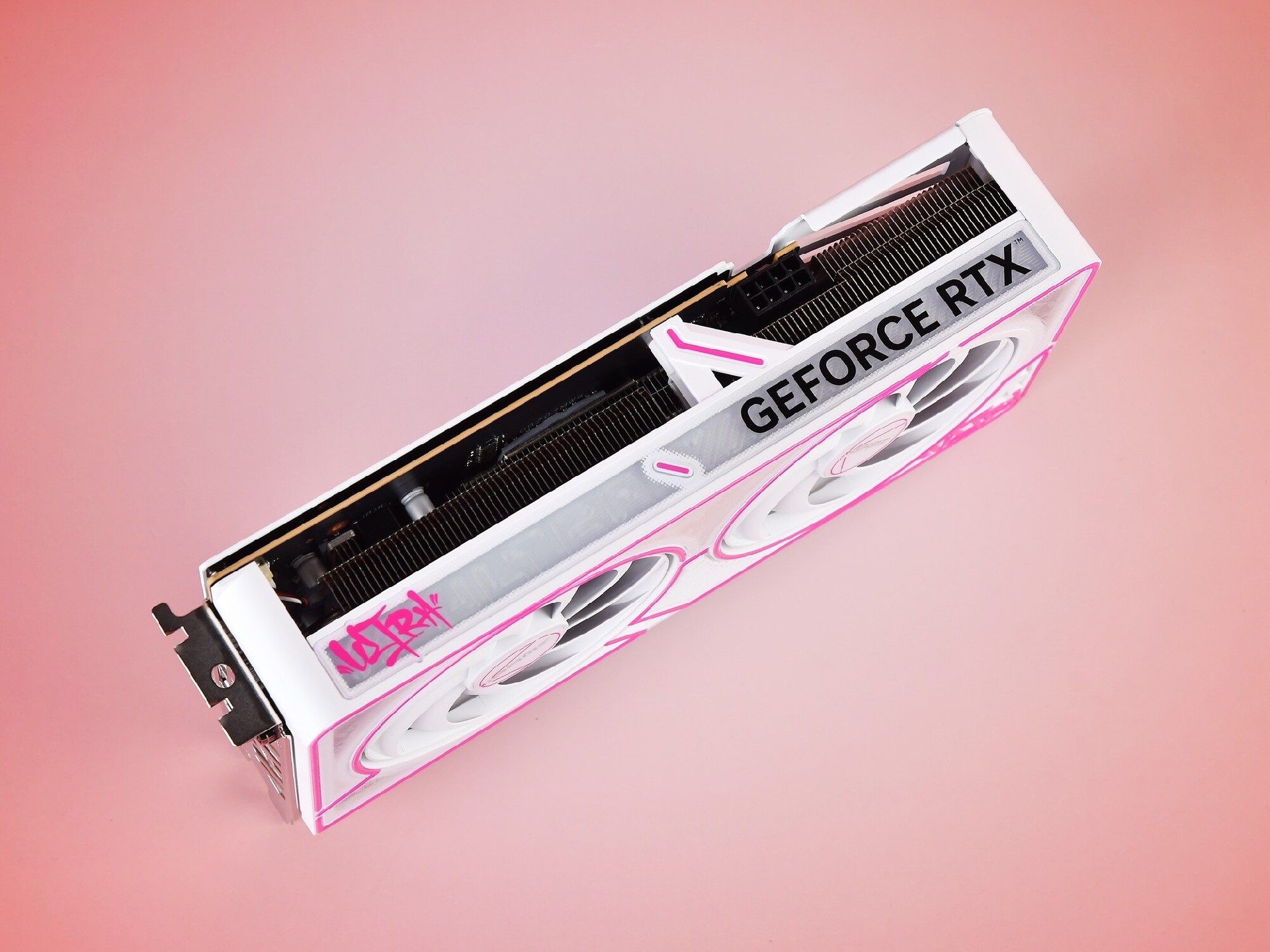 iGame GeForce RTX 5050 Ultra W DUO显卡评测 迭代优选 4060“接班人”