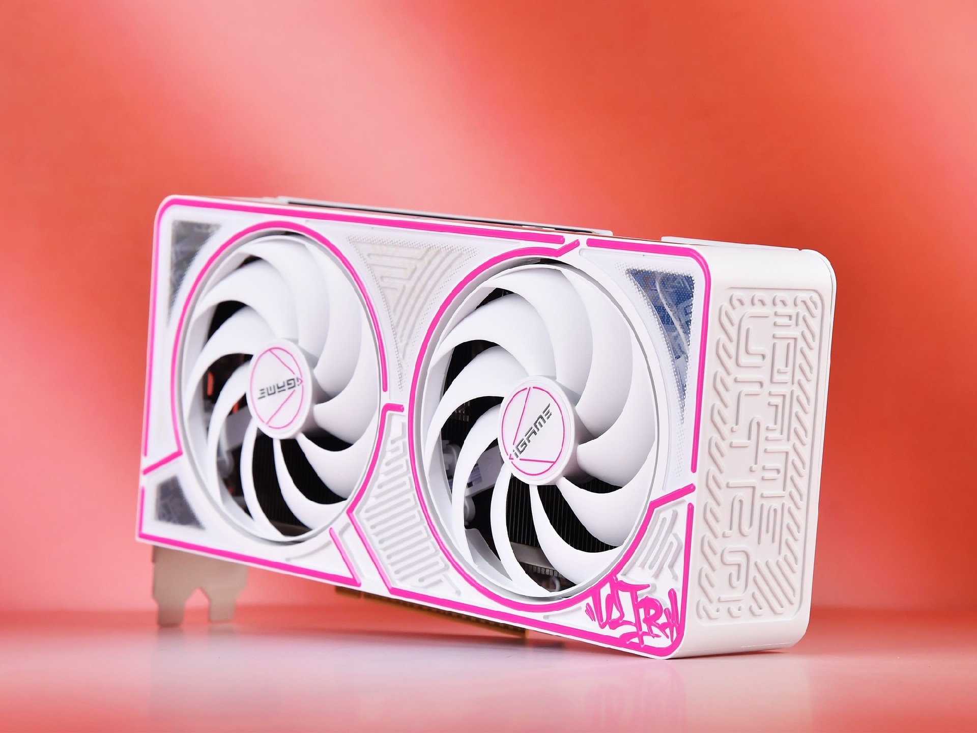 iGame GeForce RTX 5050 Ultra W DUO显卡评测 迭代优选 4060“接班人”