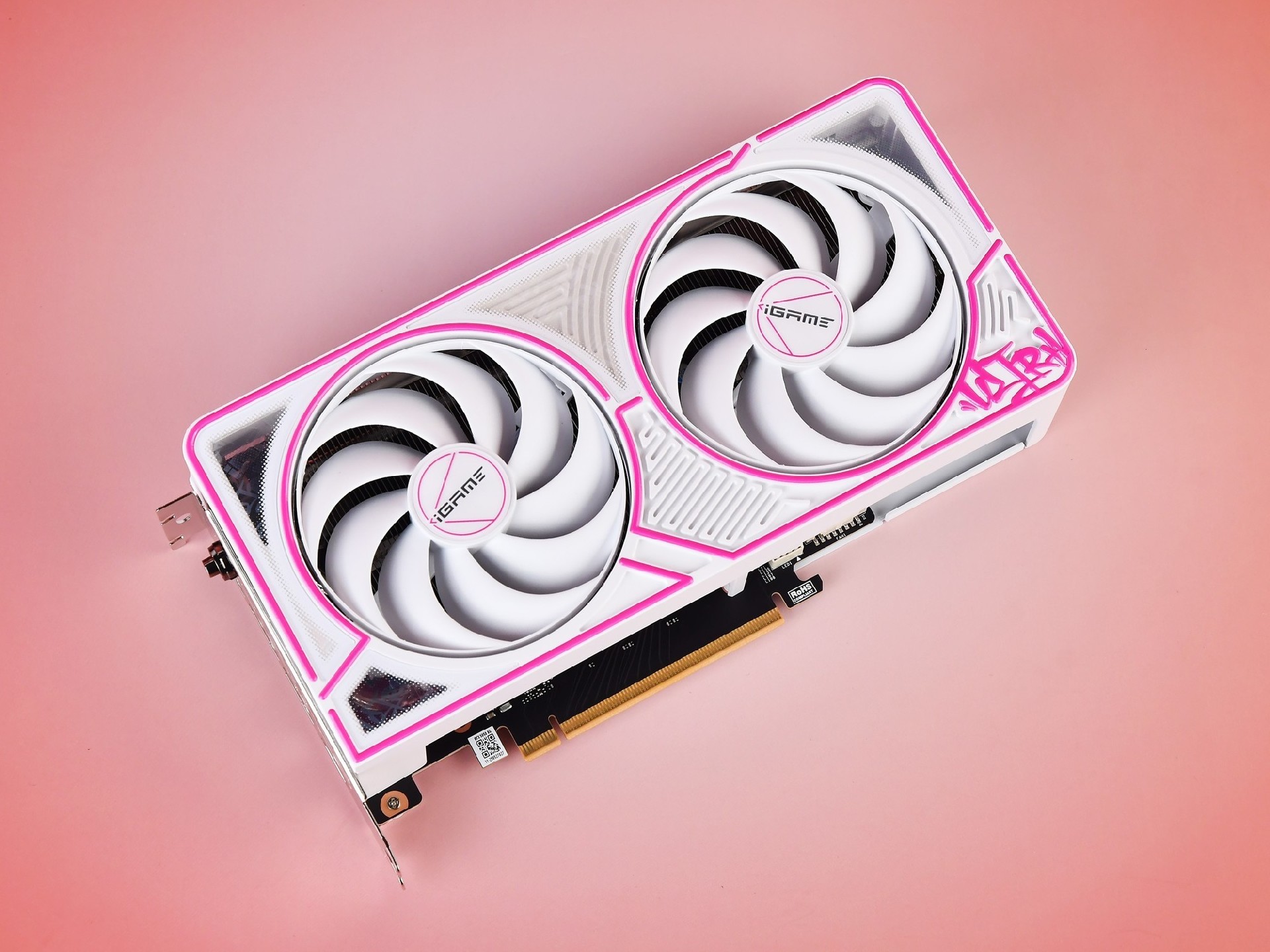iGame GeForce RTX 5050 Ultra W DUO显卡评测 迭代优选 4060“接班人”