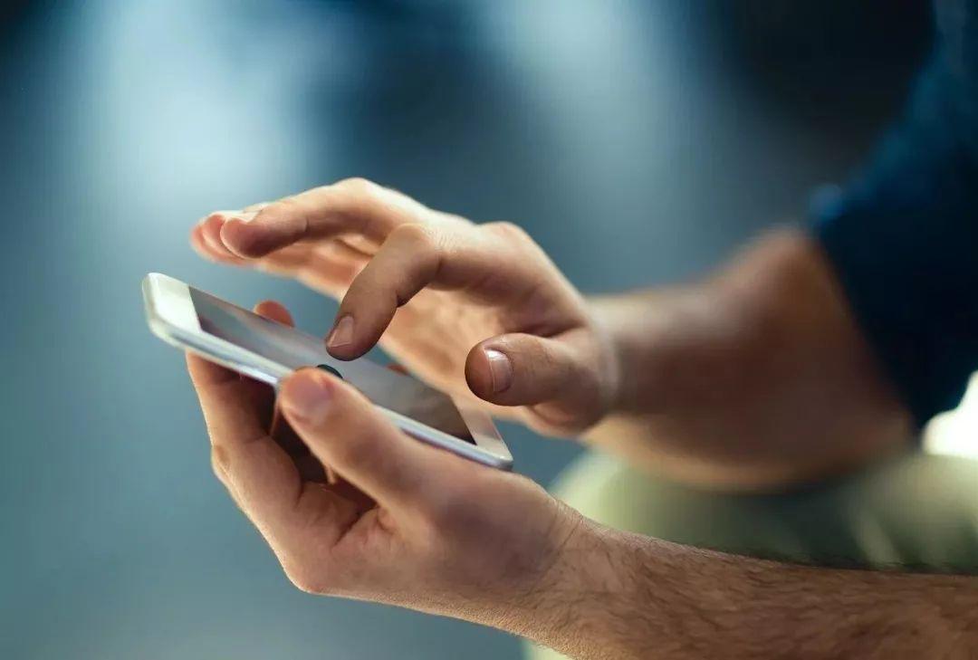 不止爸妈，手机厂商怎么也开始关心你的用眼健康了？