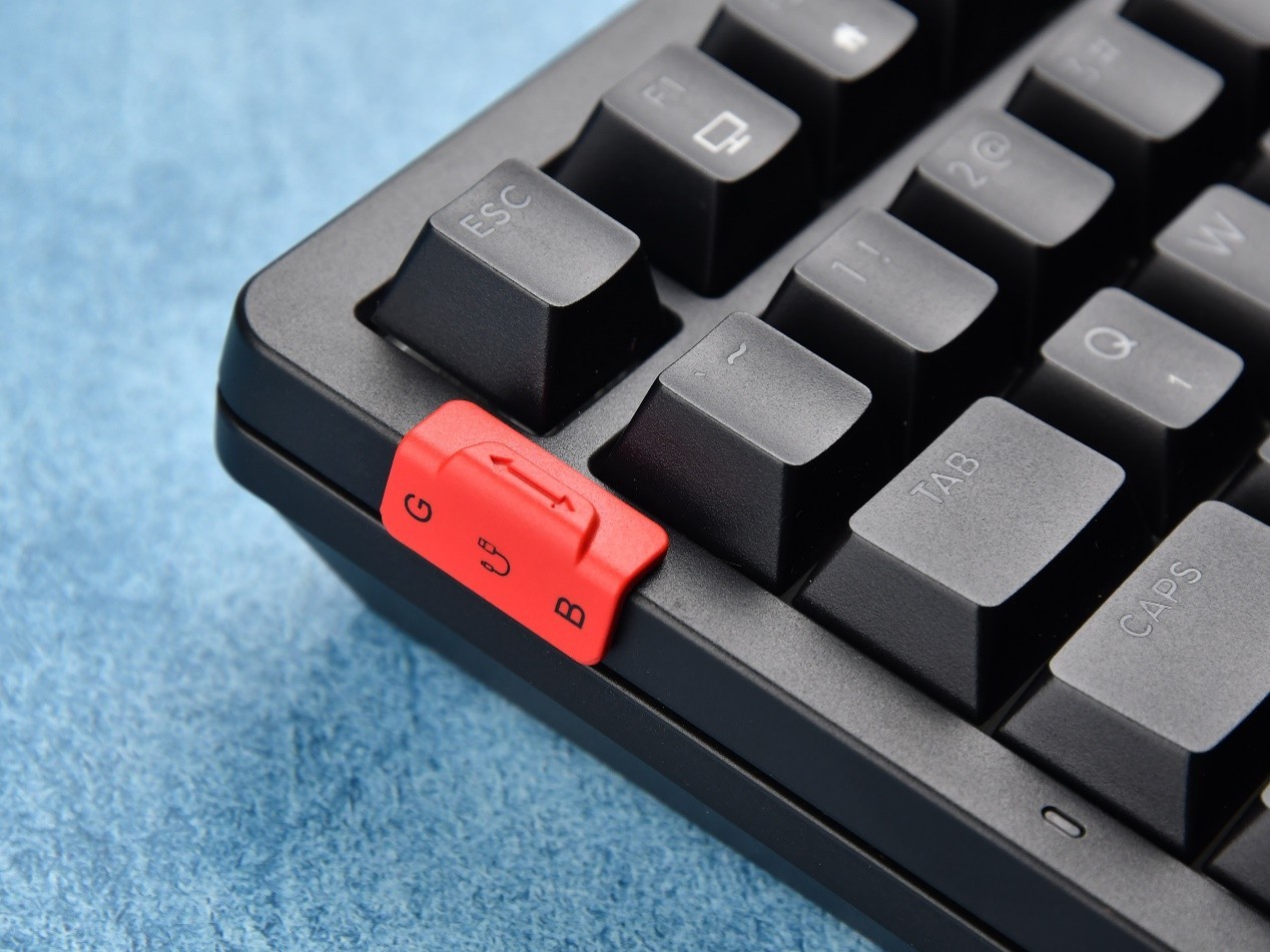 微星FORGE GK300 WIRELESS三模机械键盘评测:内敛与张扬并存的真Gasket