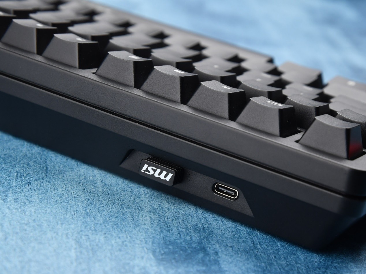 微星FORGE GK300 WIRELESS三模机械键盘评测:内敛与张扬并存的真Gasket