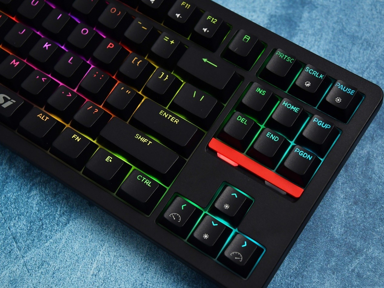 微星FORGE GK300 WIRELESS三模机械键盘评测:内敛与张扬并存的真Gasket