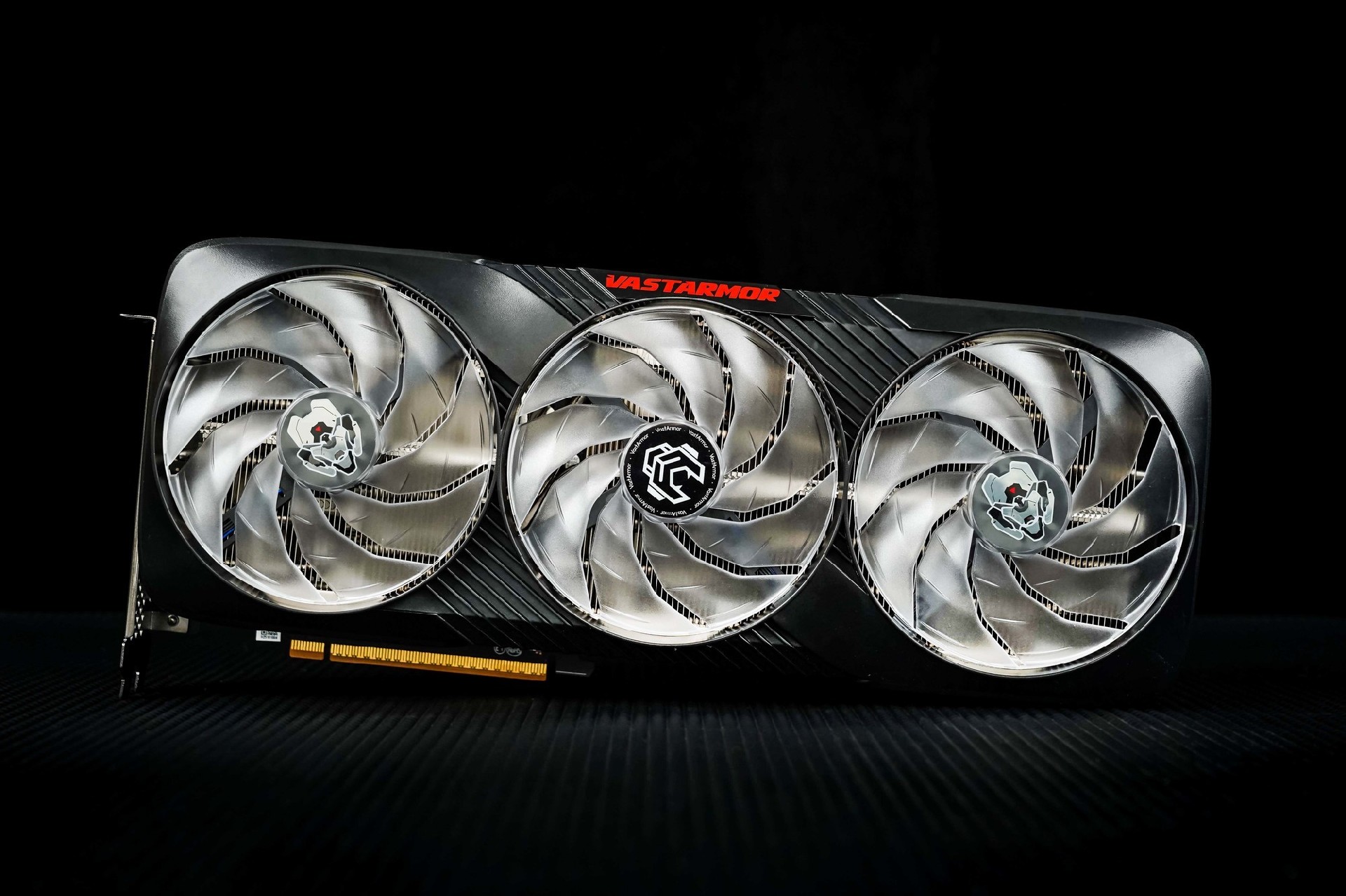 瀚铠RX 9070 XT 超合金Pro 《黑神话》FSR 4测试：史诗级提升