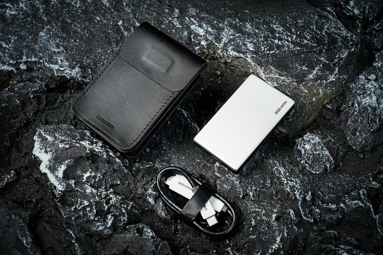 致态灵·先锋版4TB移动固态硬盘评测 海纳百川演绎于方寸之间