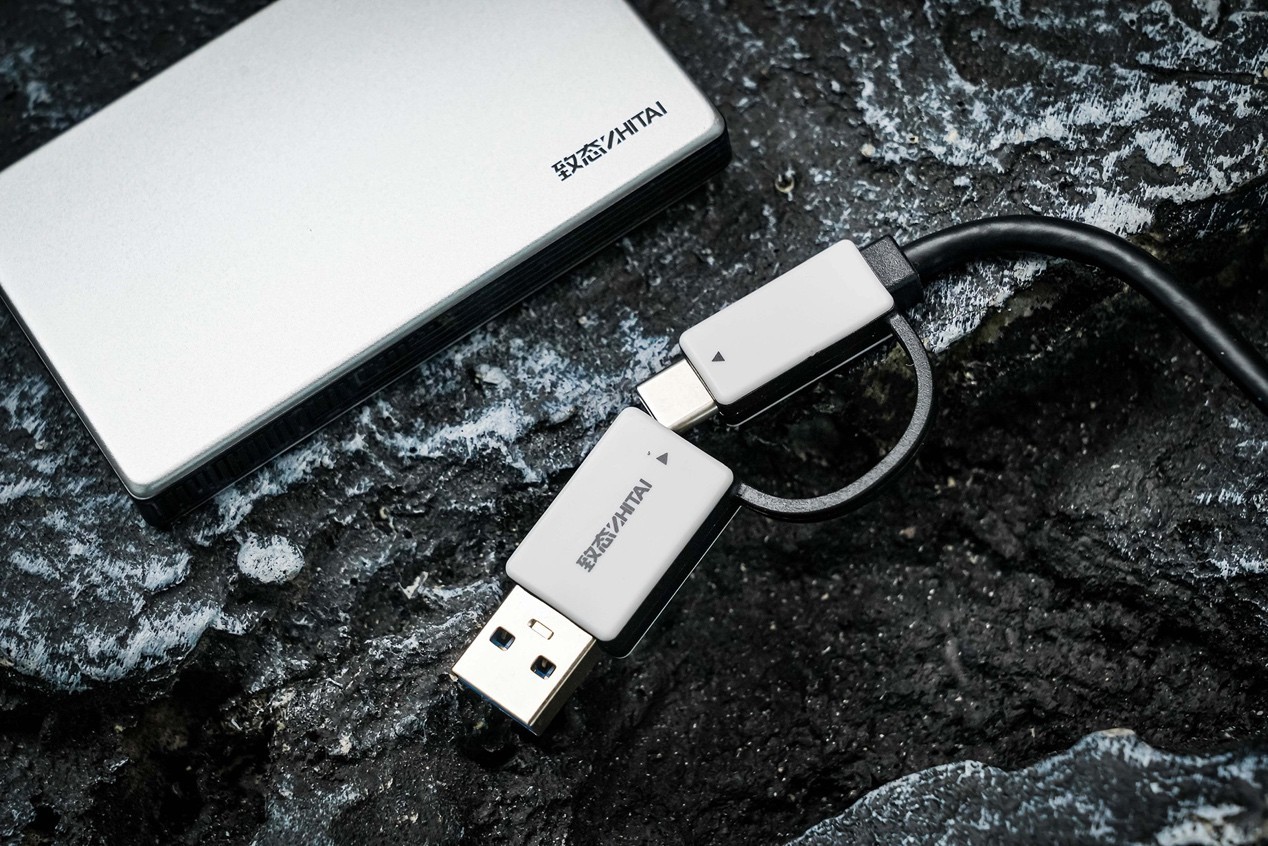 致态灵·先锋版4TB移动固态硬盘评测 海纳百川演绎于方寸之间