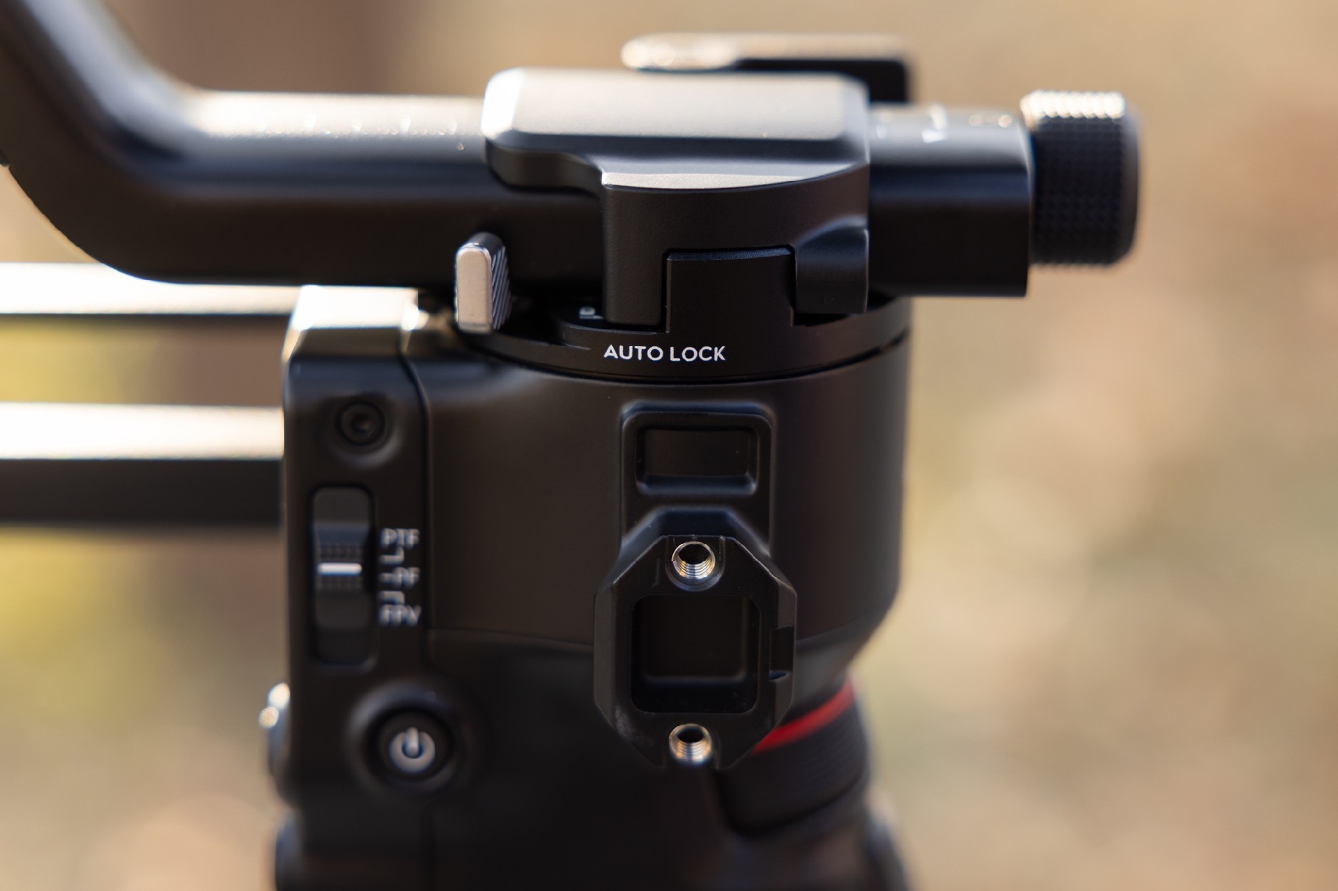 DJI RS 5稳定器测试：更智能化、更轻量化的专业稳定器