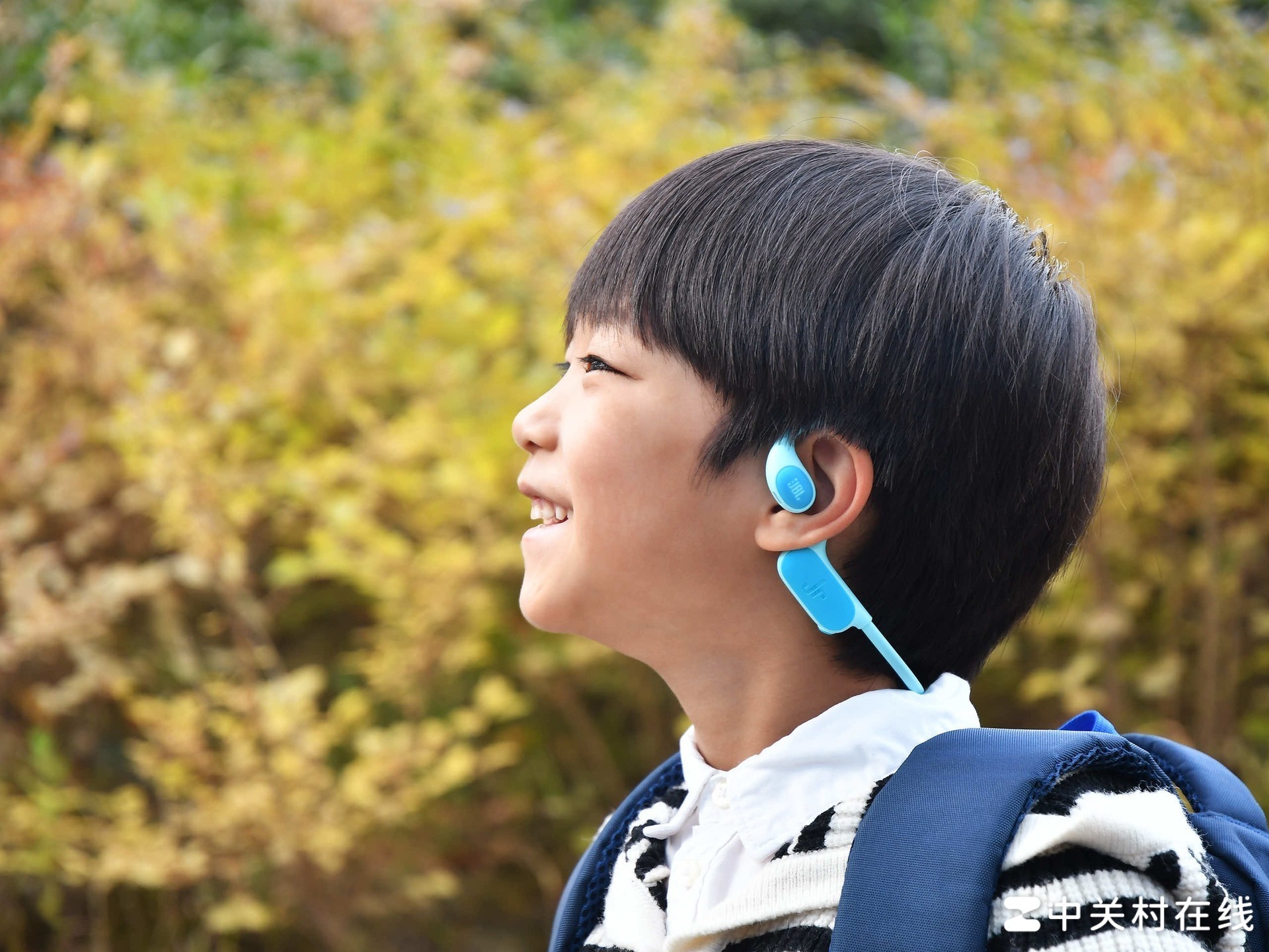 JBL JUNIOR FREE开放式无线颈挂儿童耳机一周体验：孩子安心，家长放心