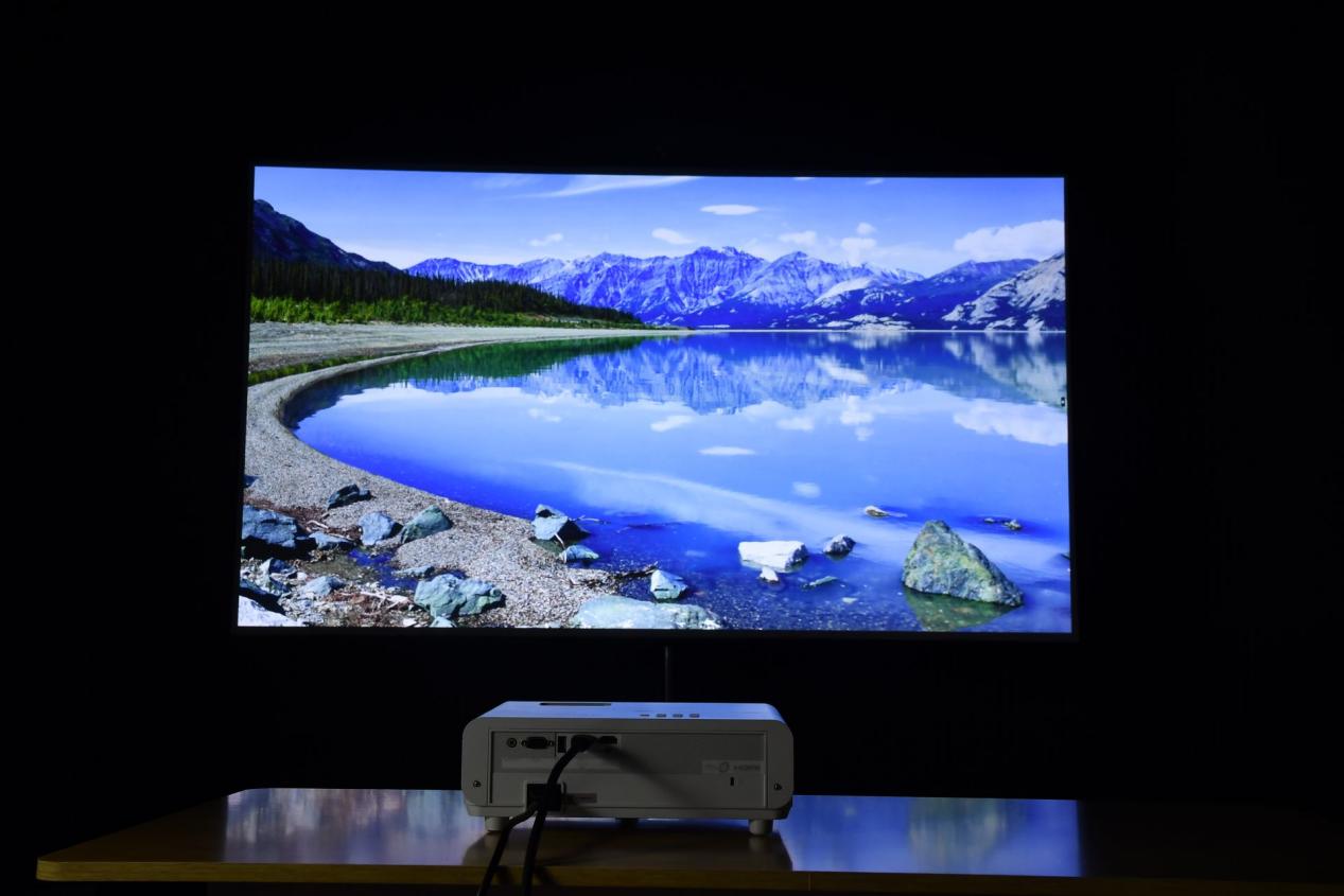 4K激光巨幕！优派LX720-4KC深度评测：观影游戏双巅峰