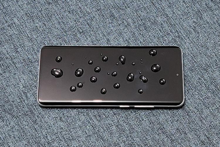 Get一点:你知道为什么手机膜用久了,几下就脏吗?