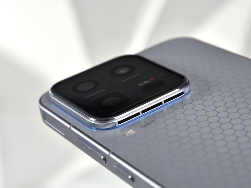 iQOO 15 Ultra全面评测 重新定义“性能Ultra”