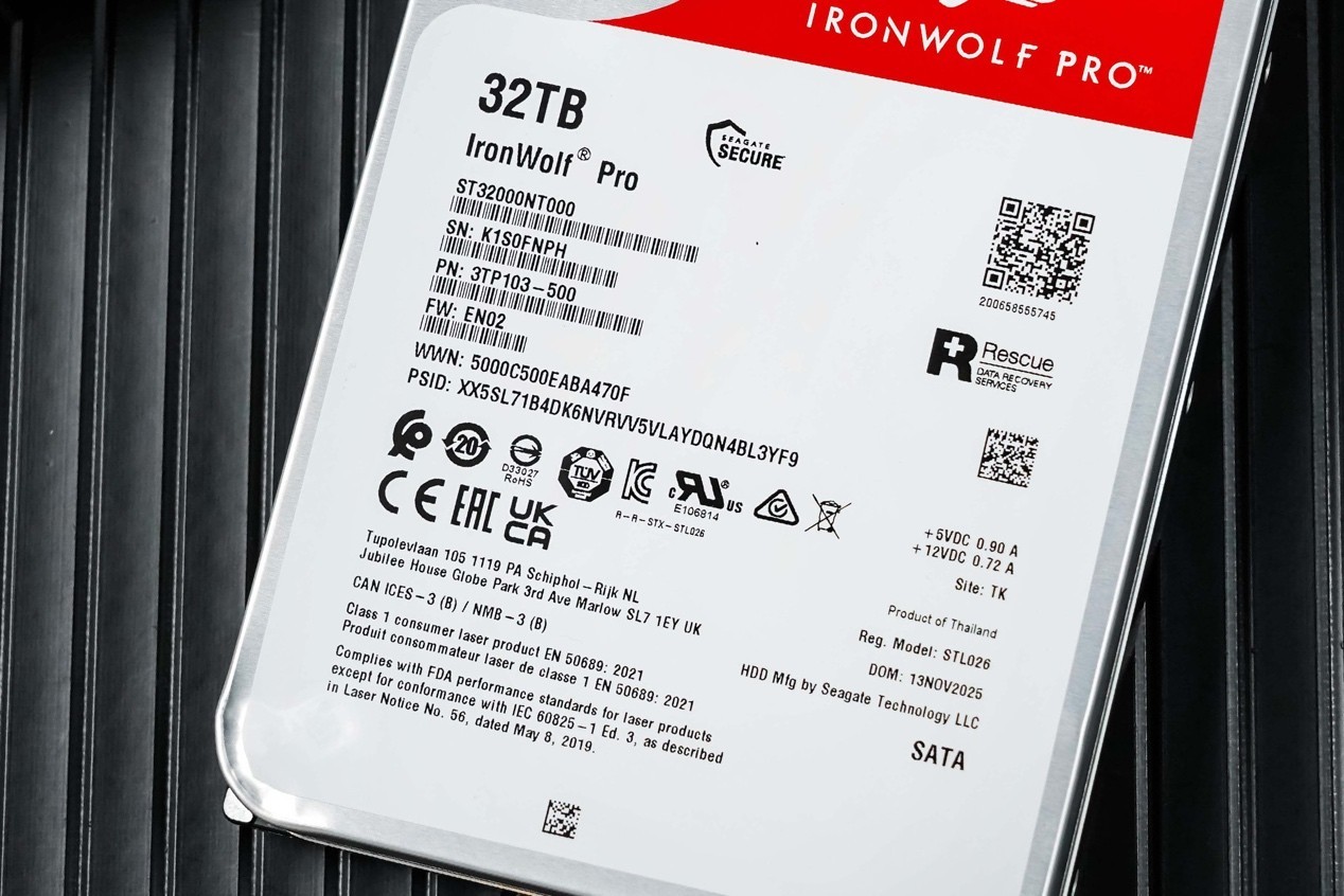 希捷酷狼Pro充氦硬盘32TB评测 多盘位NAS全程高能