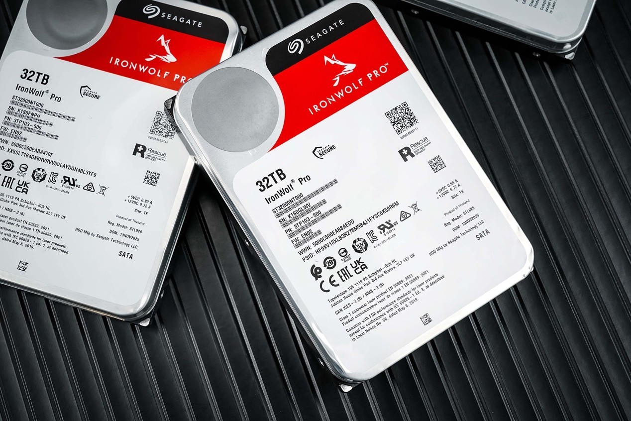 希捷酷狼Pro充氦硬盘32TB评测 多盘位NAS全程高能