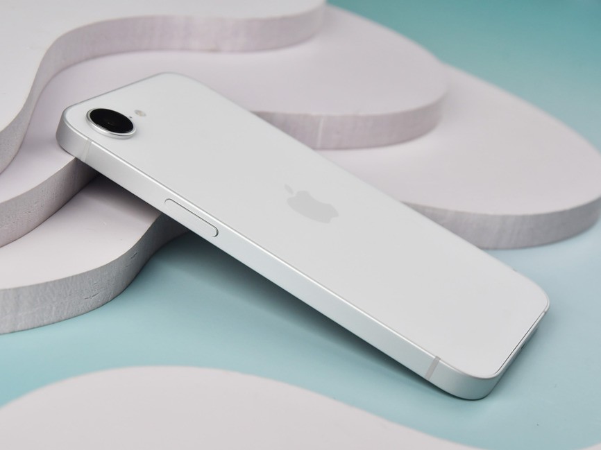 旧瓶装新酒,好喝不好喝?iPhone 17e全面评测