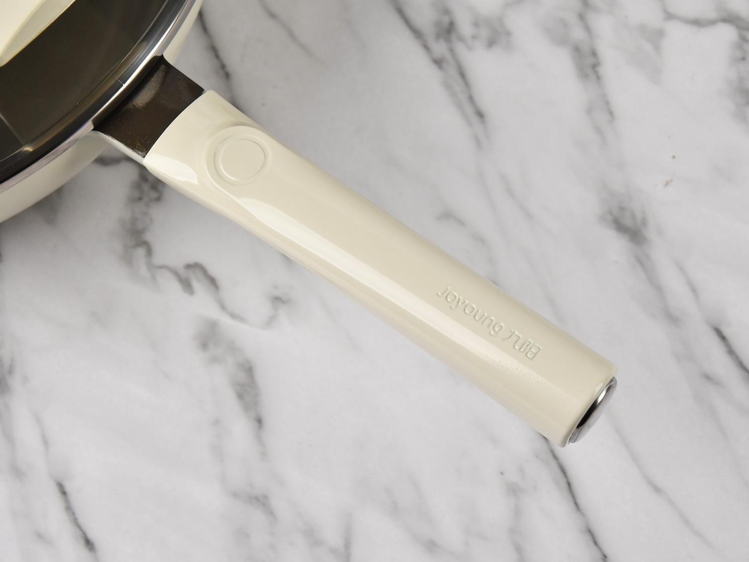 告别氟焦虑与粘锅噩梦！九阳0氟钛瓷炒锅评测：健康烹饪的理想之选