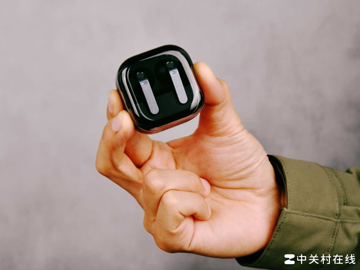 一副均衡耐听的旗舰TWS：三星 Galaxy Buds 4 Pro上手快评