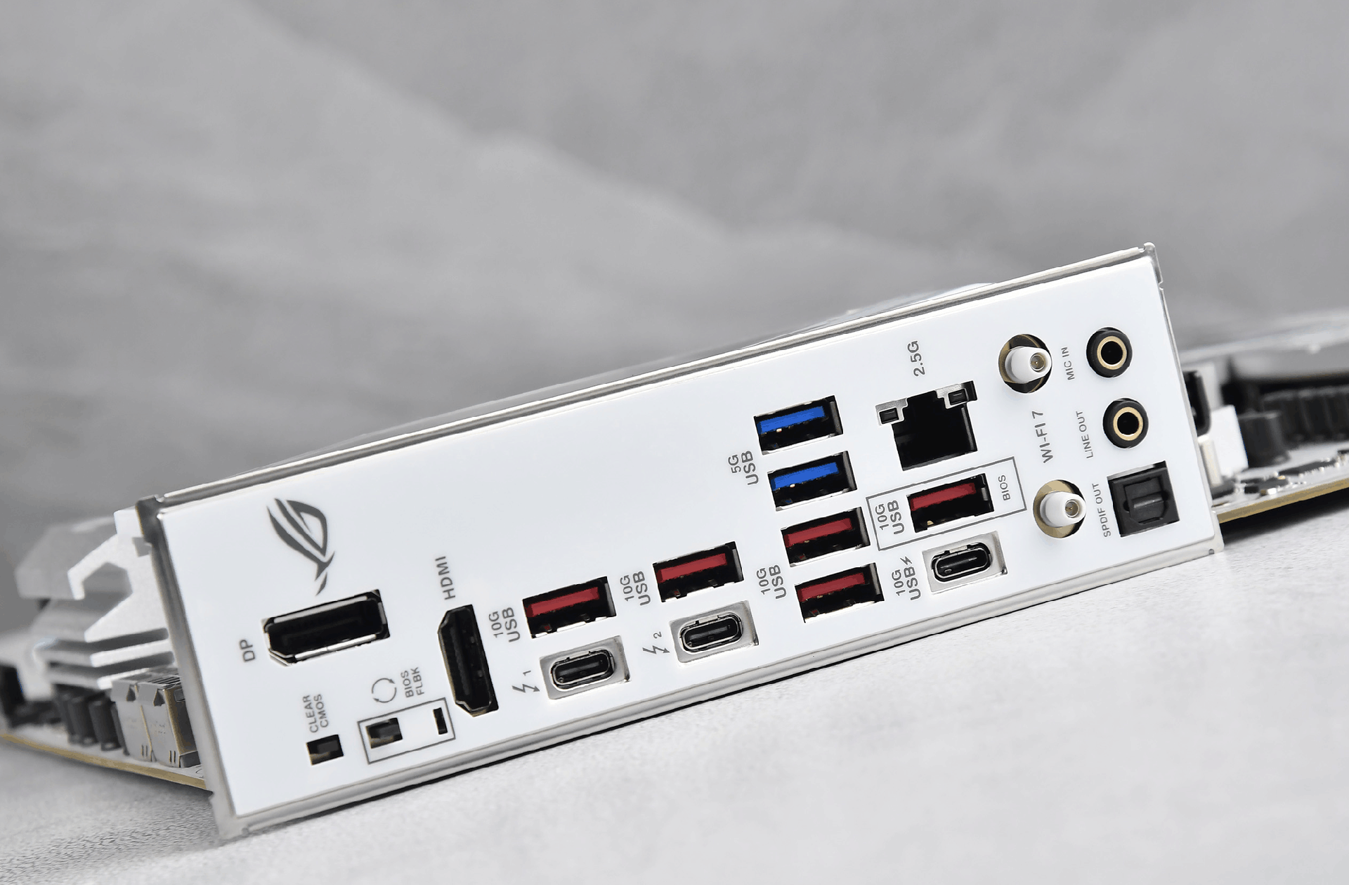 酷睿Ultra 7 270K/5 250K Plus处理器首测：多核、游戏、渲染性能暴增