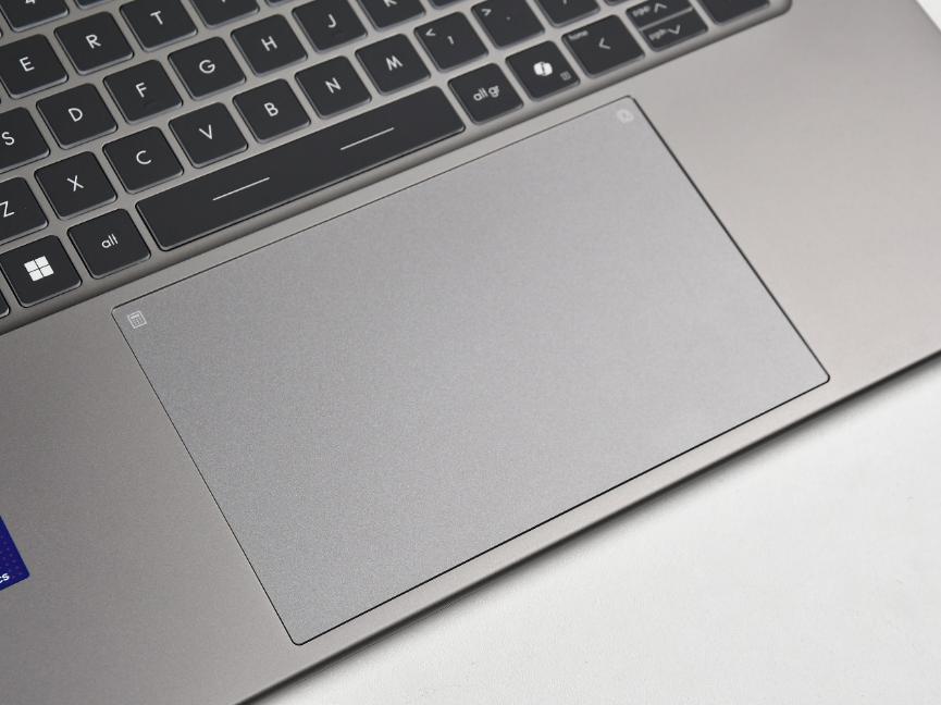 微星尊爵16 Flip AI+ 2026评测：翻转触屏解锁全能生产力