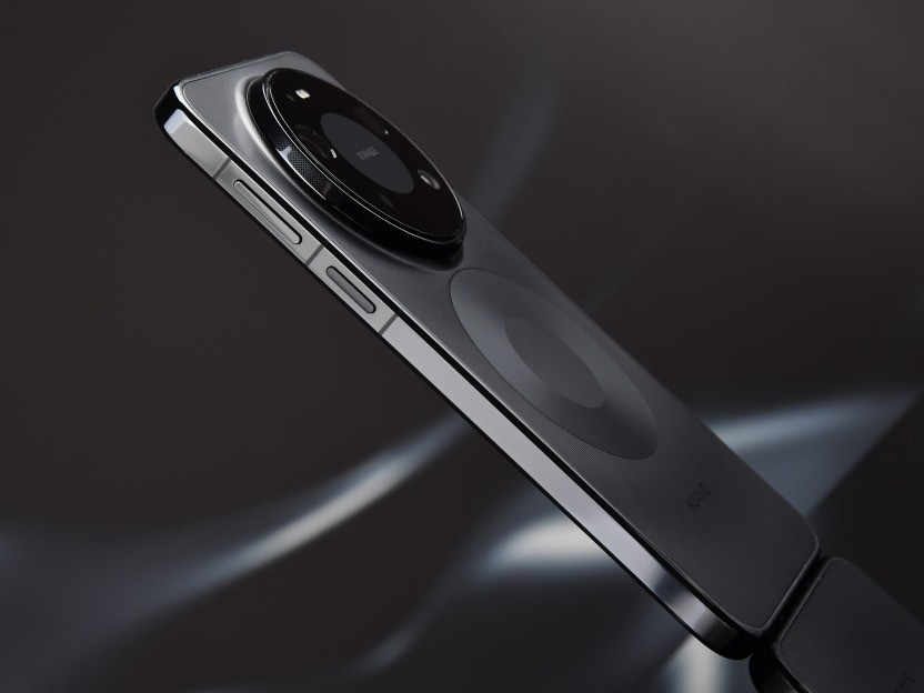 华为 Mate 80 Pro Max风驰版全面评测:把风吹进旗舰