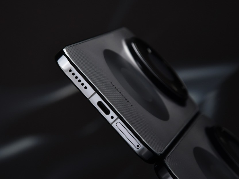 华为 Mate 80 Pro Max风驰版全面评测:把风吹进旗舰