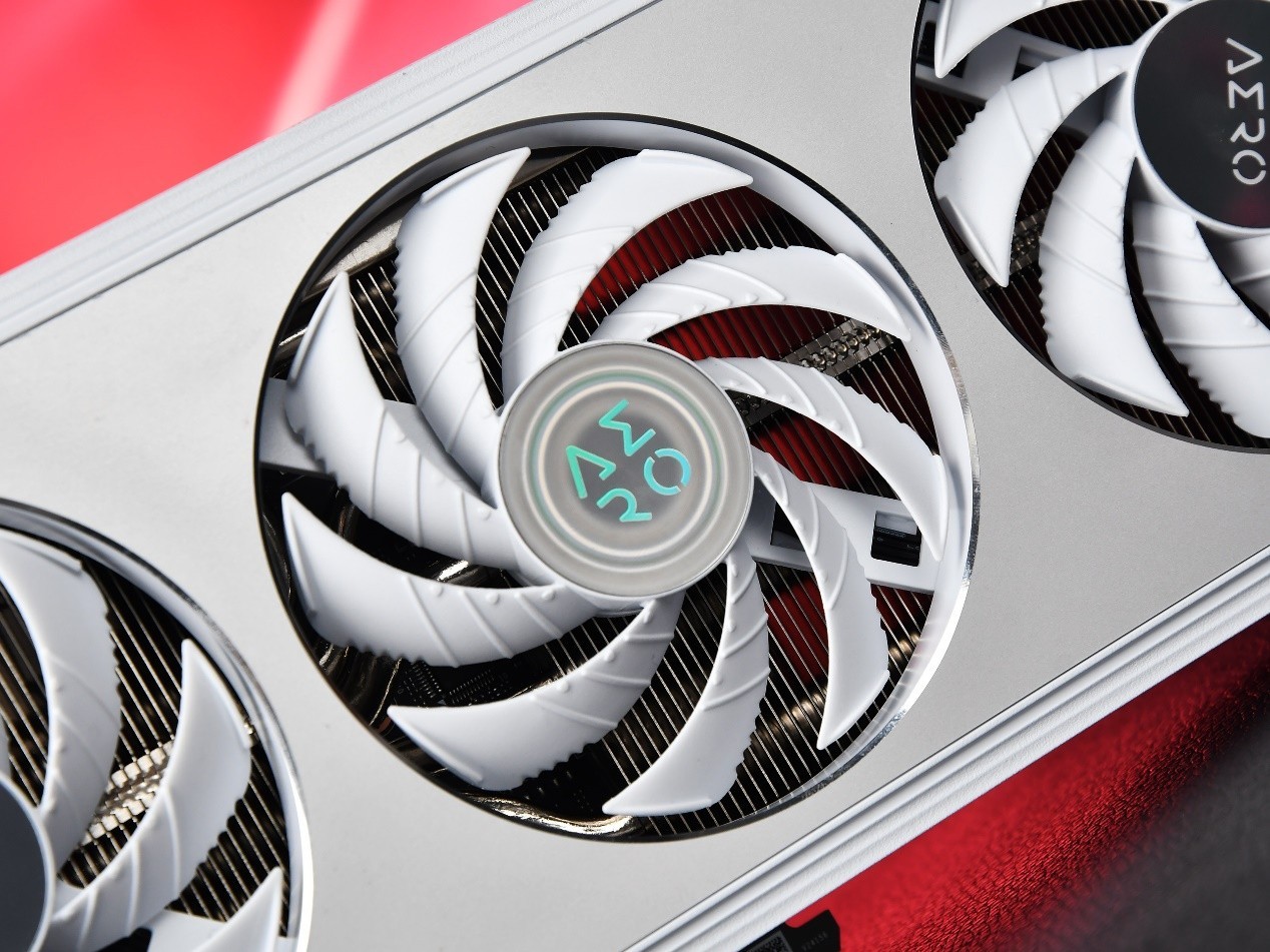 技嘉RTX 5060 Ti AERO OC 8G显卡评测：颜值系2K游戏甜品卡