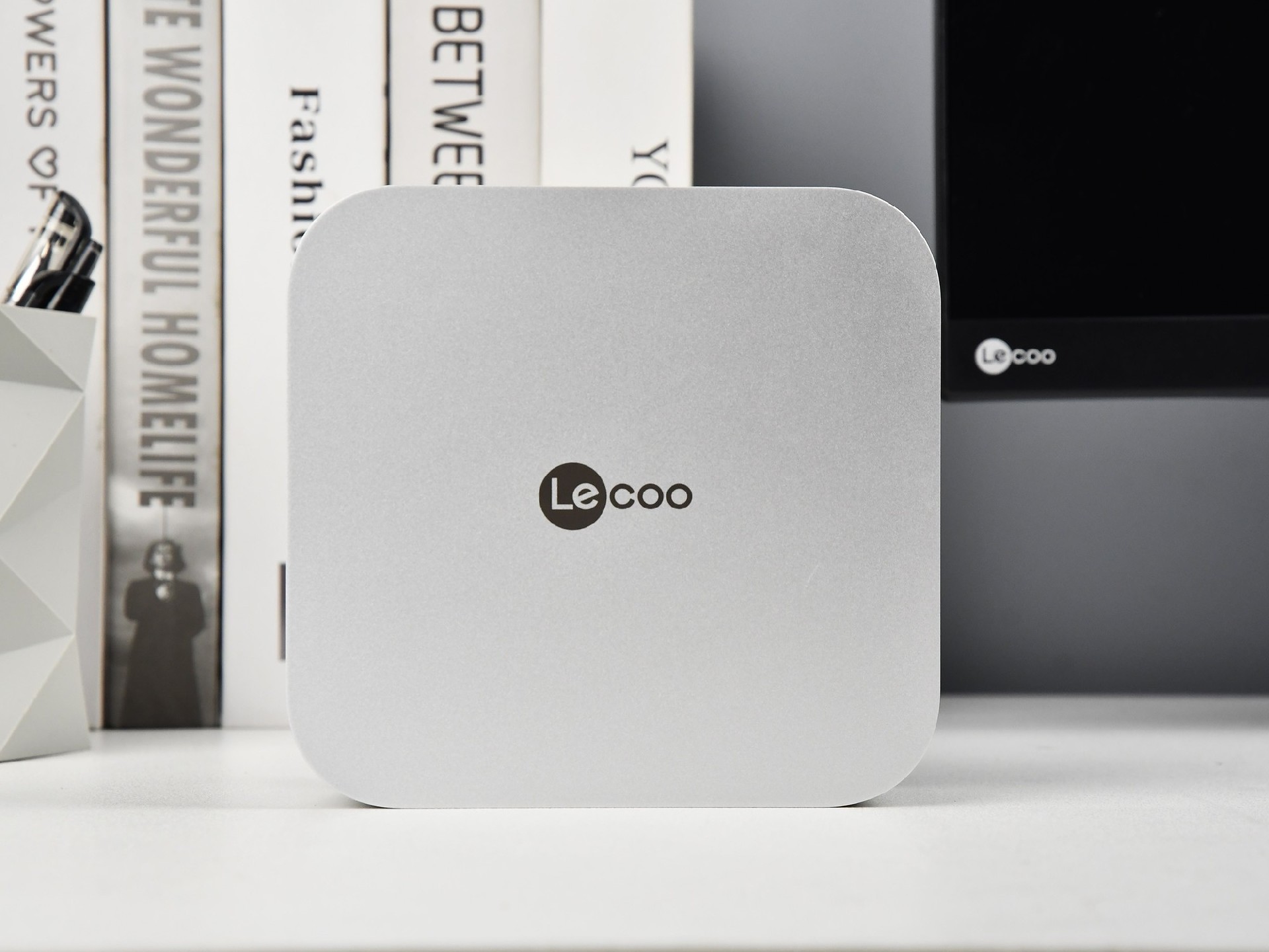 巴掌大小的超小型迷你小钢炮！上手体验来酷AI MINI高性能迷你主机