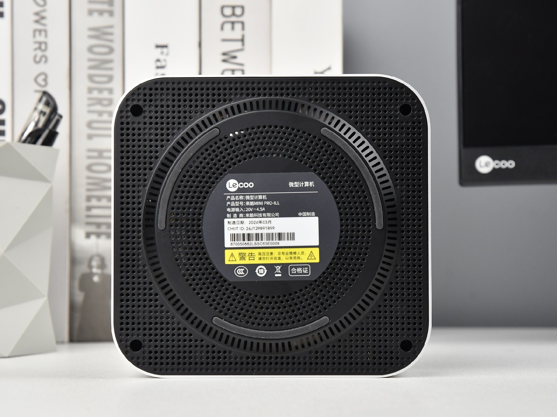 巴掌大小的超小型迷你小钢炮！上手体验来酷AI MINI高性能迷你主机