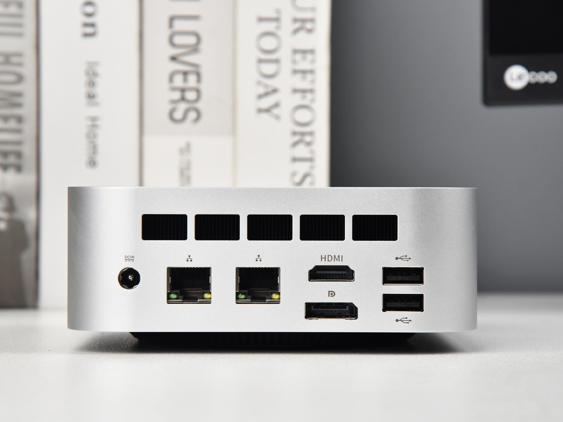 巴掌大小的超小型迷你小钢炮！上手体验来酷AI MINI高性能迷你主机