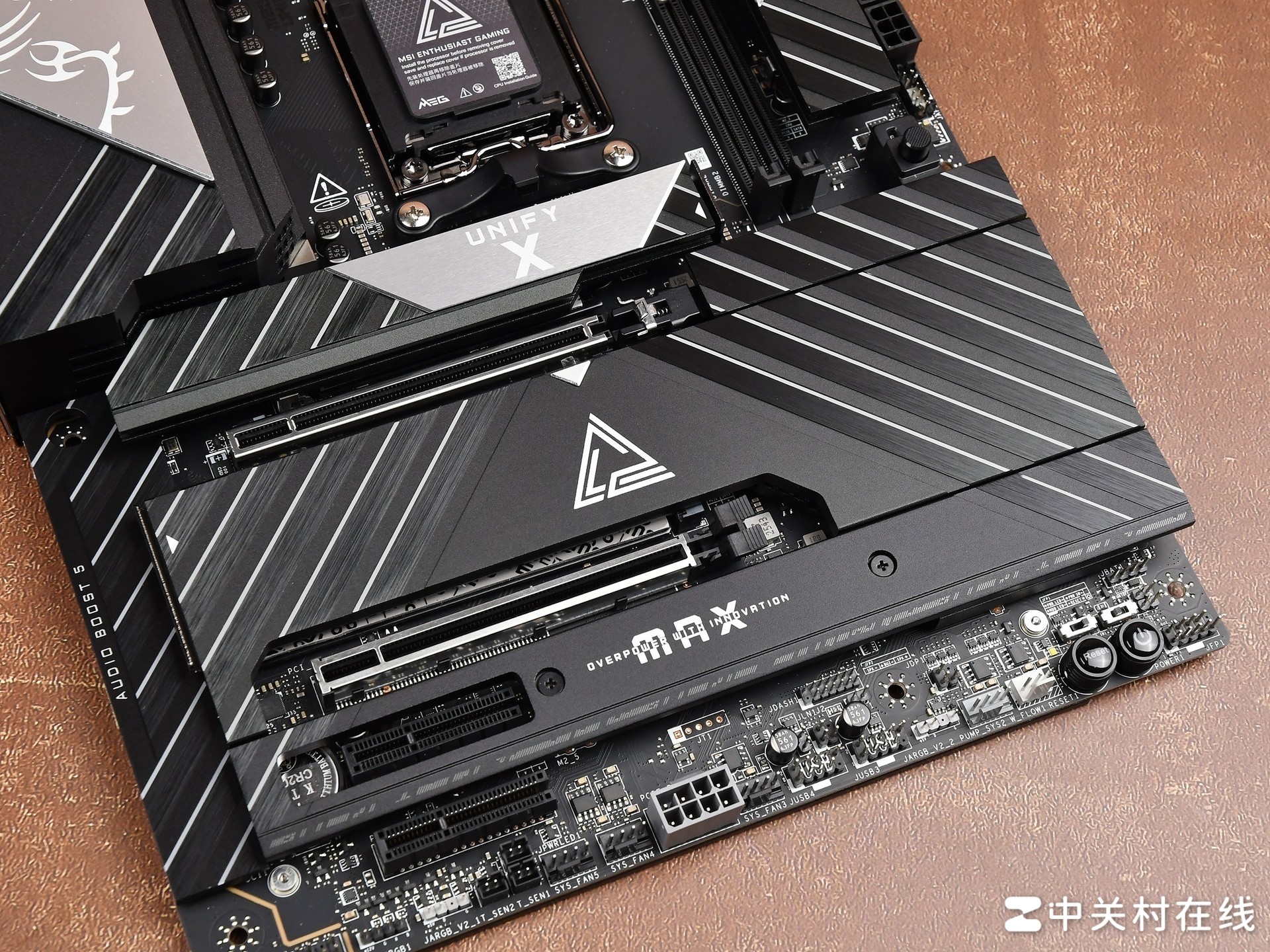 微星MEG X870E UNIFY-X MAX主板评测 暗影回归 超频拉满