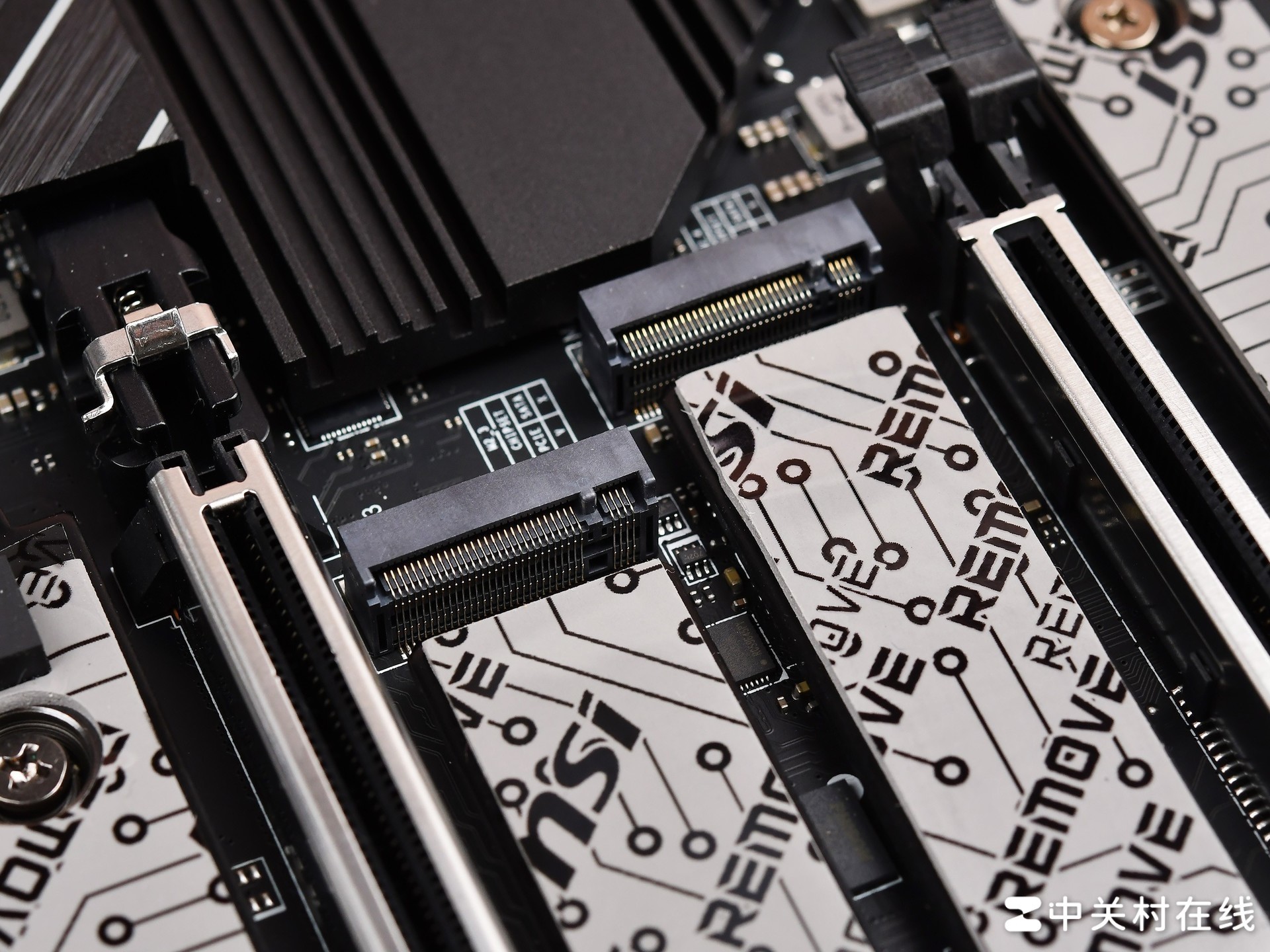 微星MEG X870E UNIFY-X MAX主板评测 暗影回归 超频拉满