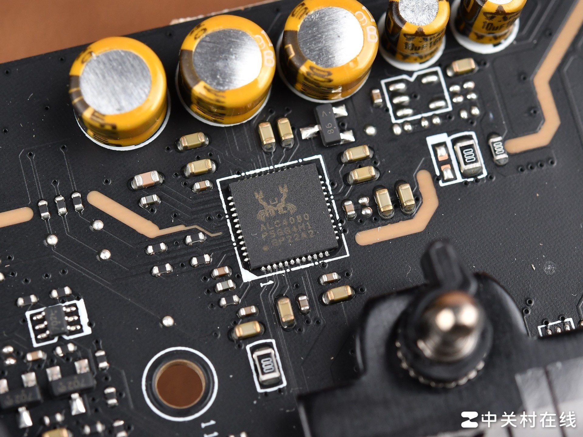 微星MEG X870E UNIFY-X MAX主板评测 暗影回归 超频拉满