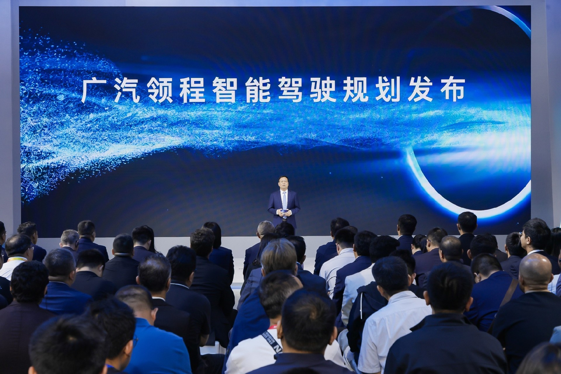 广汽领程发布全新品牌AITRUK领程 商用车也可很智能