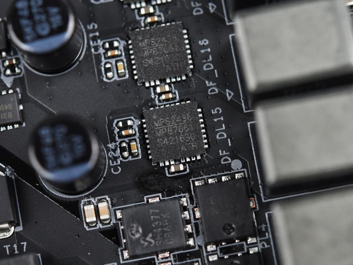 同级没它实惠，同价没它量大，七彩虹B860M PLUS S WIFI7 V20超级黑刃评测