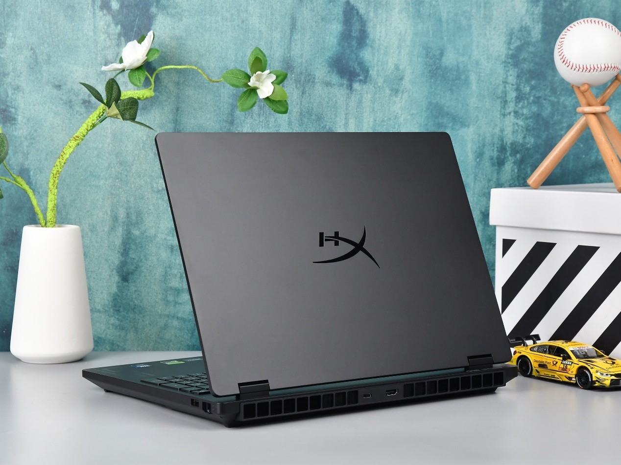 2026游戏本专业评测：HyperX暗影精灵PRO 15双烤180W+实测，硬核玩家必选