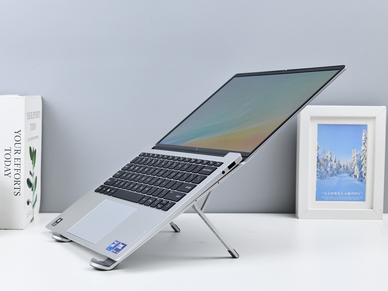 2026暑促1kg轻薄本怎么选？惠普星Book Pro Air 14评测：1.09kg+52W性能释放